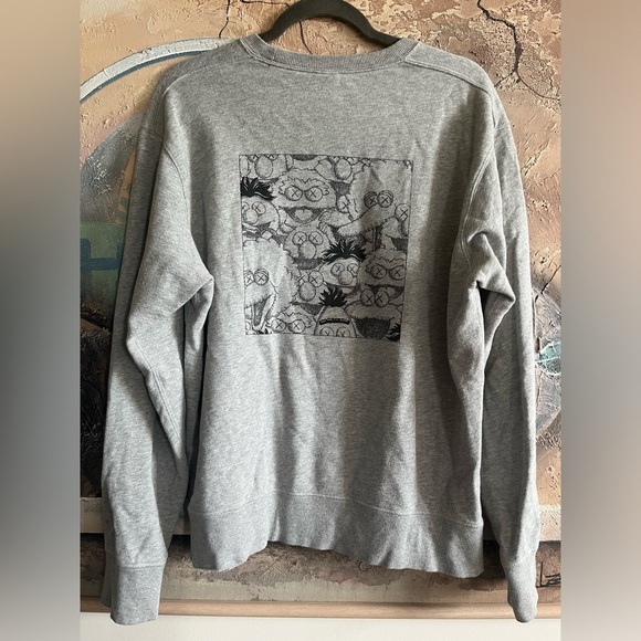 Uniqlo KAWS X Sesame Street Graphic Crewneck Sweatshirt - Picture 3 of 10